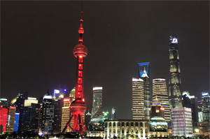 Night Tour Bus： A Panorama of the City's Scenery